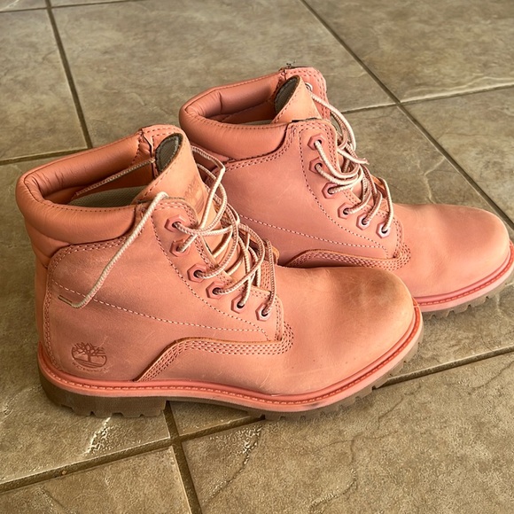 Timberland Shoes - Women’s pink Timberland boots size 6.5